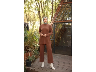 O Yaka K�sa Tunik Pantolon Sade �kili Tesett�r E�ofman Tak�m� - 71219.028 - Kahverengi